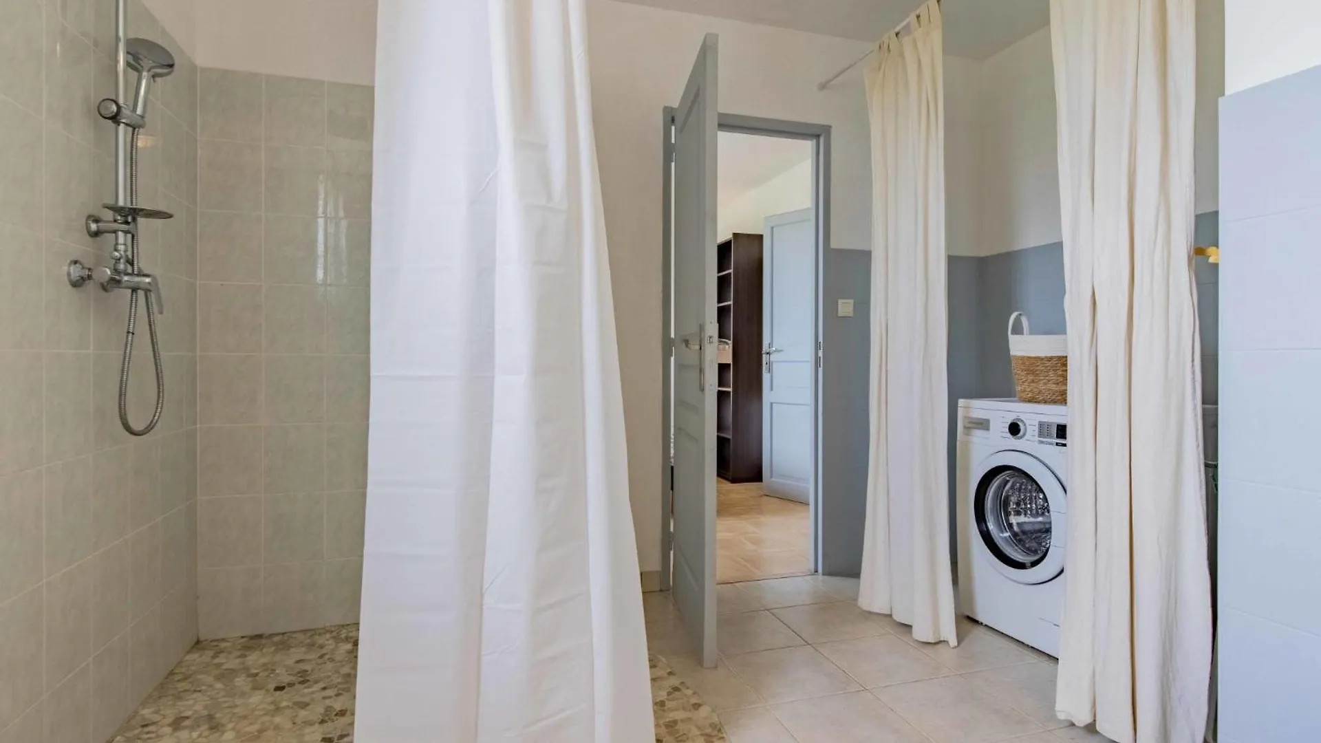 Holiday Home L' Amandier By Interhome Saint Didier