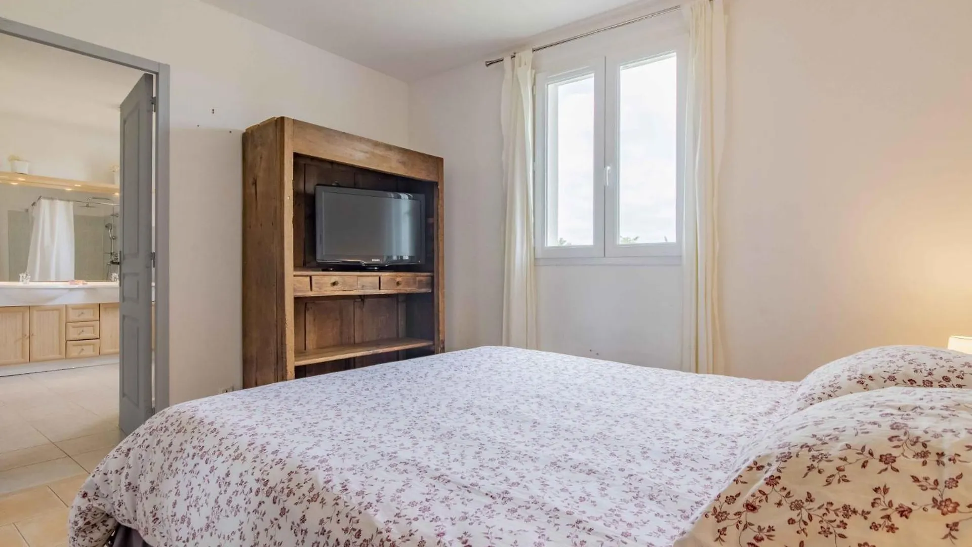 Holiday Home L' Amandier By Interhome Saint Didier  France